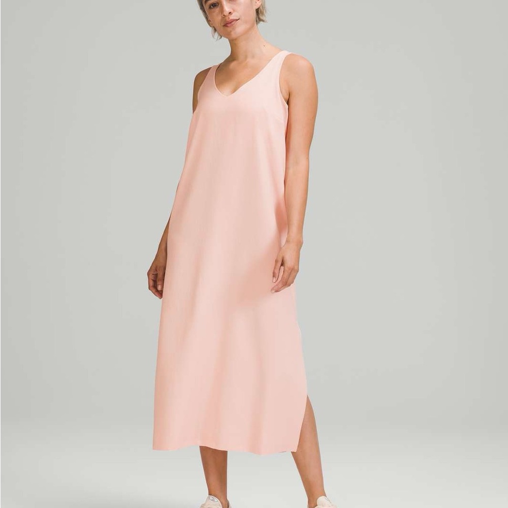 Lululemon v neck midi dress 4 s pink mist EUC
